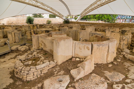 Malta Tarxien. Neolithic sanctuary 1000x667px shutterstock_12603