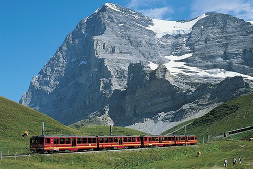 Ozubnicová železnice na Jungfraujochl Svycarsko 500x334.jpg